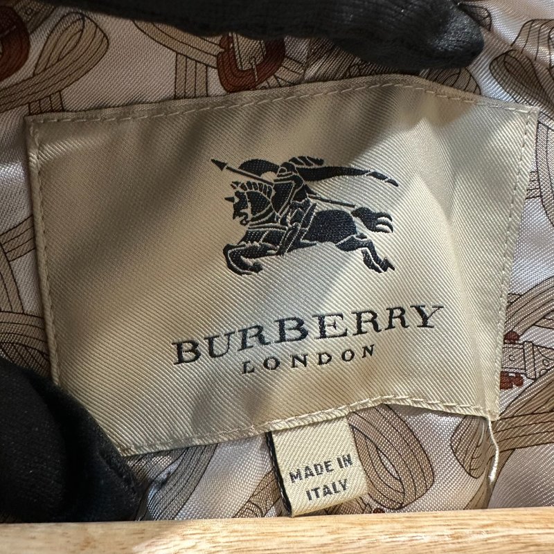 【美收精品】BURBERRY 茶色菱格紋外套 4-100【隔月月中將轉賣至日本 上架期限30天】-4
