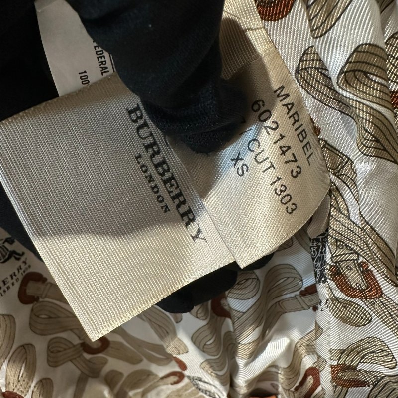 【美收精品】BURBERRY 茶色菱格紋外套 4-100【隔月月中將轉賣至日本 上架期限30天】-5