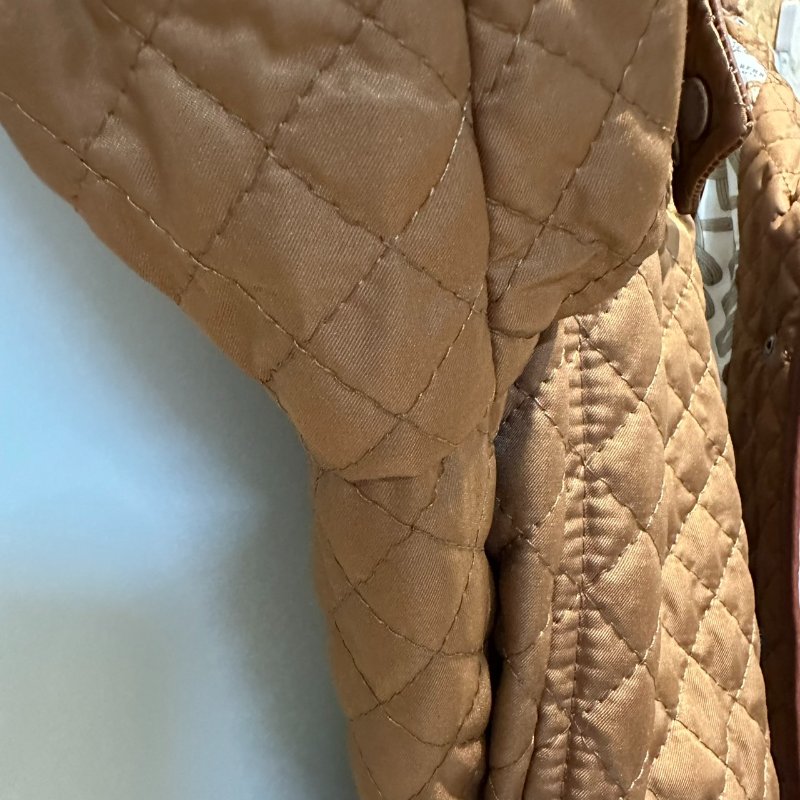 【美收精品】BURBERRY 茶色菱格紋外套 4-100【隔月月中將轉賣至日本 上架期限30天】-9