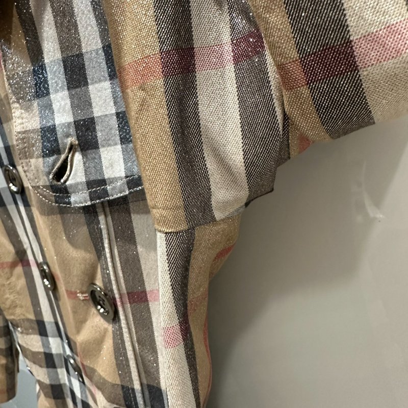 【美收精品】BURBERRY 亮粉格紋外套 4-102【隔月月中將轉賣至日本 上架期限30天】-4