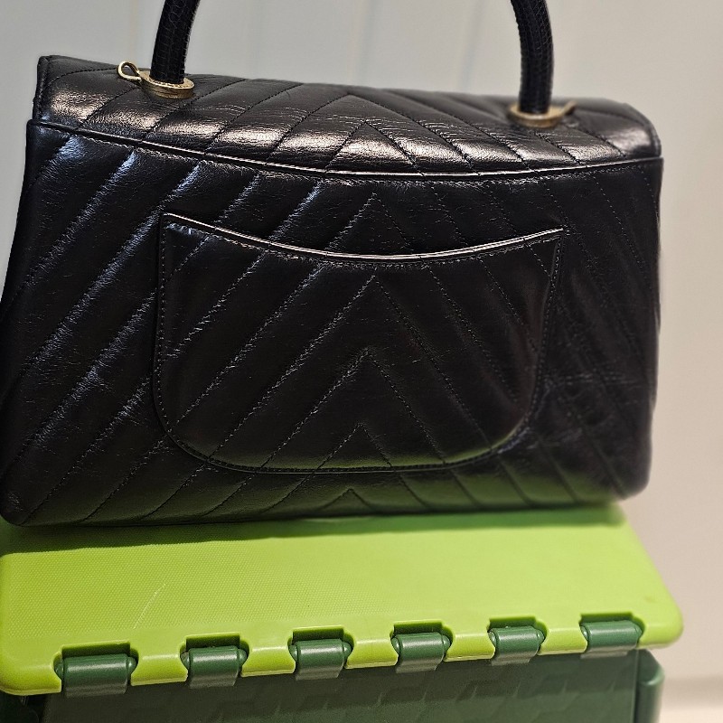 Chanel Coco handle 28黑金/鞣質牛皮/蜥蜴手柄-6