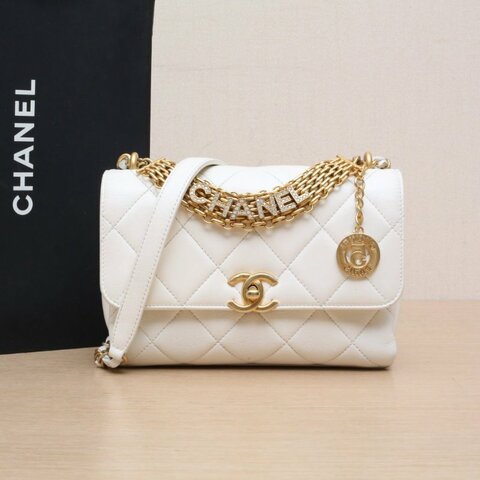 CHANEL 22S口蓋包21白色羊皮晶片開金扣水鑽LOGO多鏈條肩背包