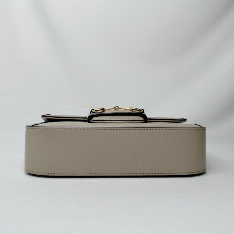 GUCCI Horsebit 1955燕麥色法棍包-10
