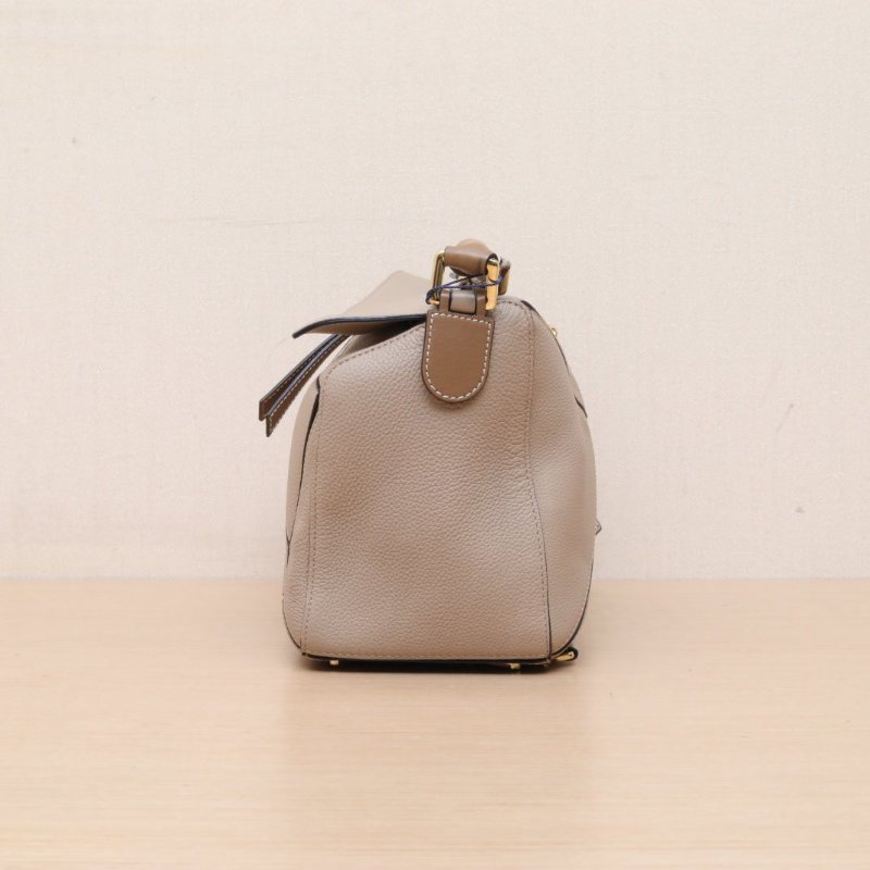 LOEWE Puzzle29幾何包中號灰色牛皮肩背包-4
