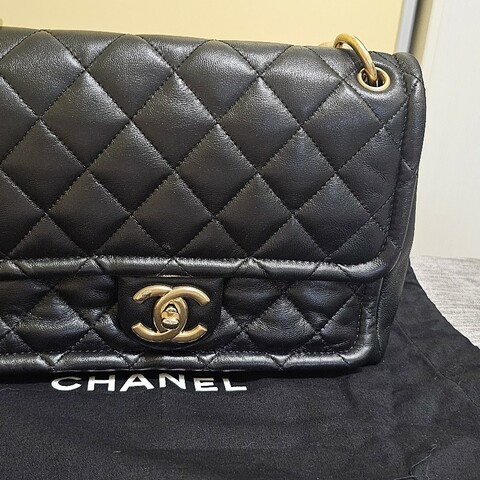 Chanel 28開豆腐包金扣鞣質牛皮粗鏈條斜背/手提包