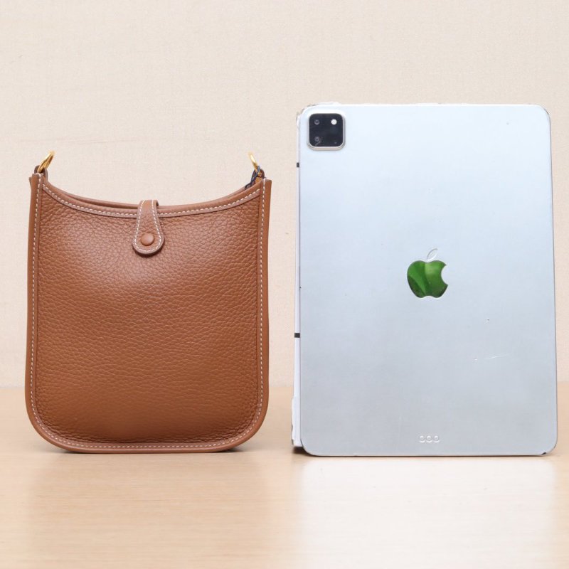 HERMES EvelyneMini1637金棕色TC皮W刻金扣肩背包-5