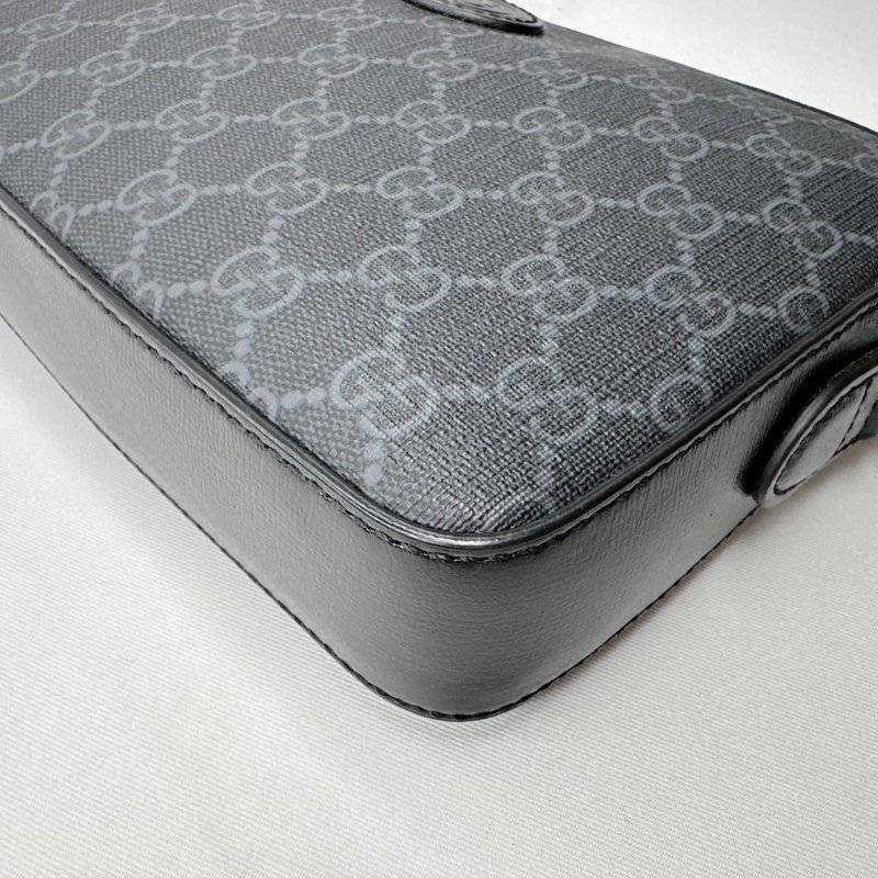 GUCCI Interlocking G斜背包-12