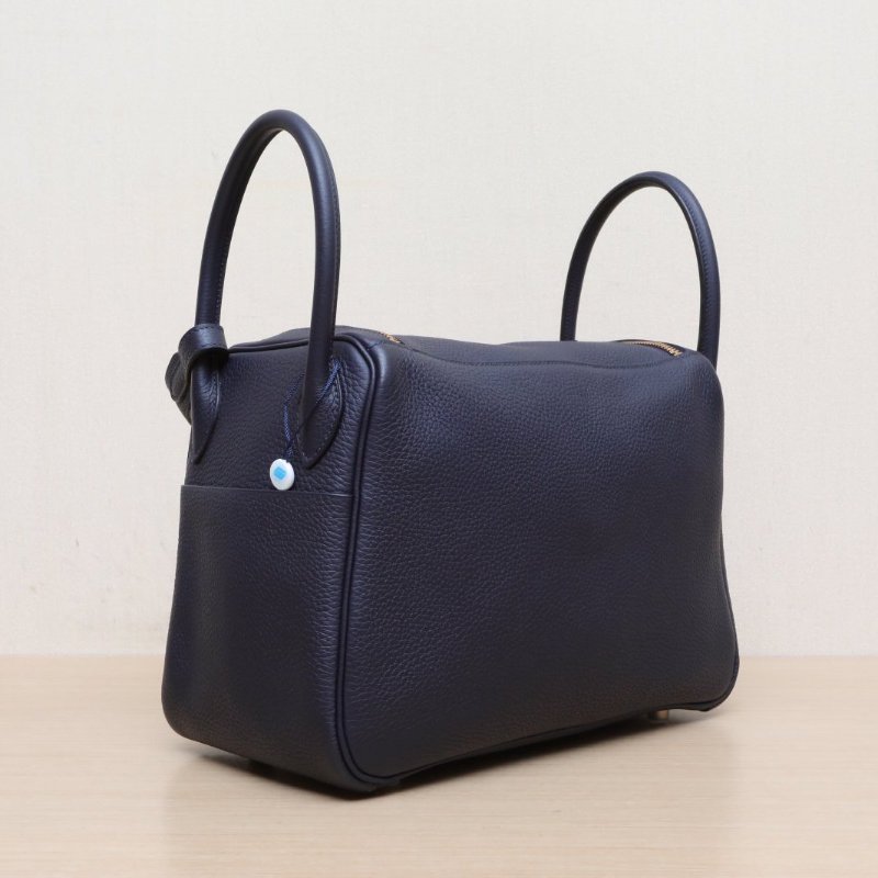 HERMES Lindy302Z午夜藍TC皮A刻金扣肩背包-4