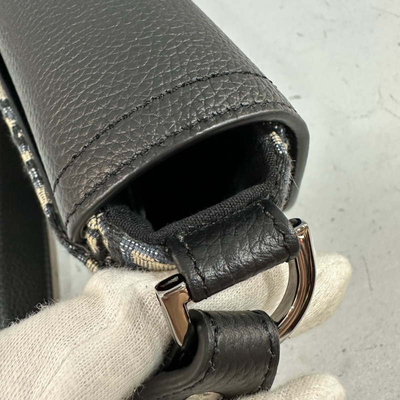Dior 2ADCA435 老花牛皮黑釦馬鞍斜背包Mini Saddle-13