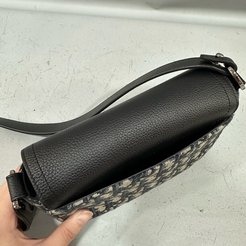 Dior 2ADCA435 老花牛皮黑釦馬鞍斜背包Mini Saddle-44