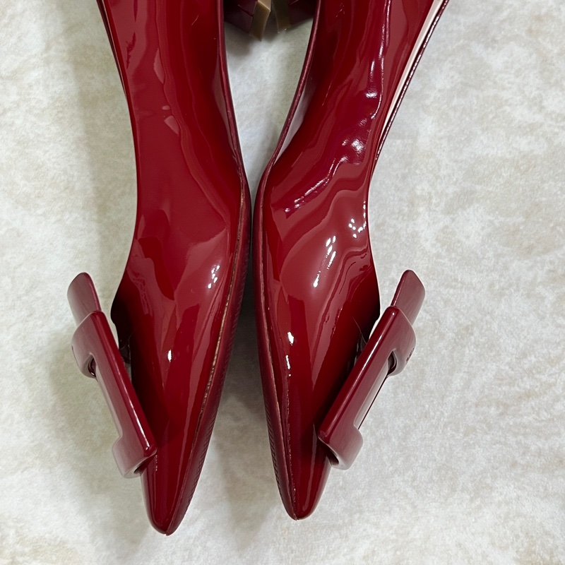 Roger vivier 漆皮方釦紅色低跟鞋-3