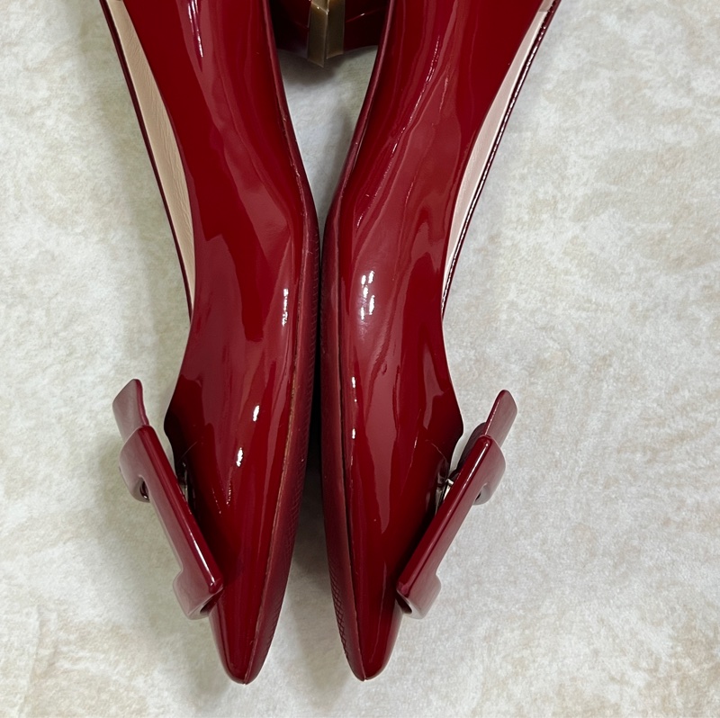 Roger vivier 漆皮方釦紅色低跟鞋-4