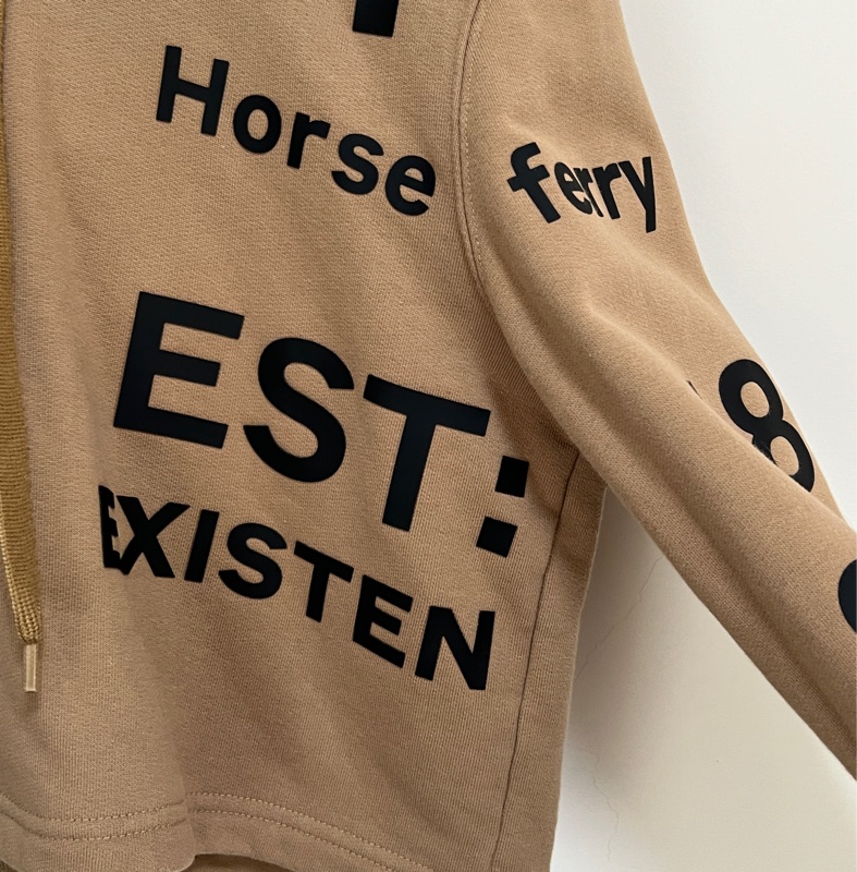Burberry 短板帽T-1