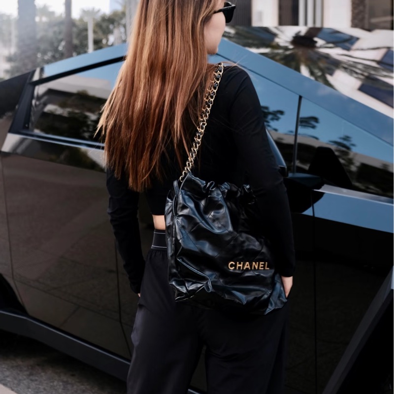 Chanel 香奈兒經典款22bag小號黑金 牛皮99新 全球保固內(到2028)-1