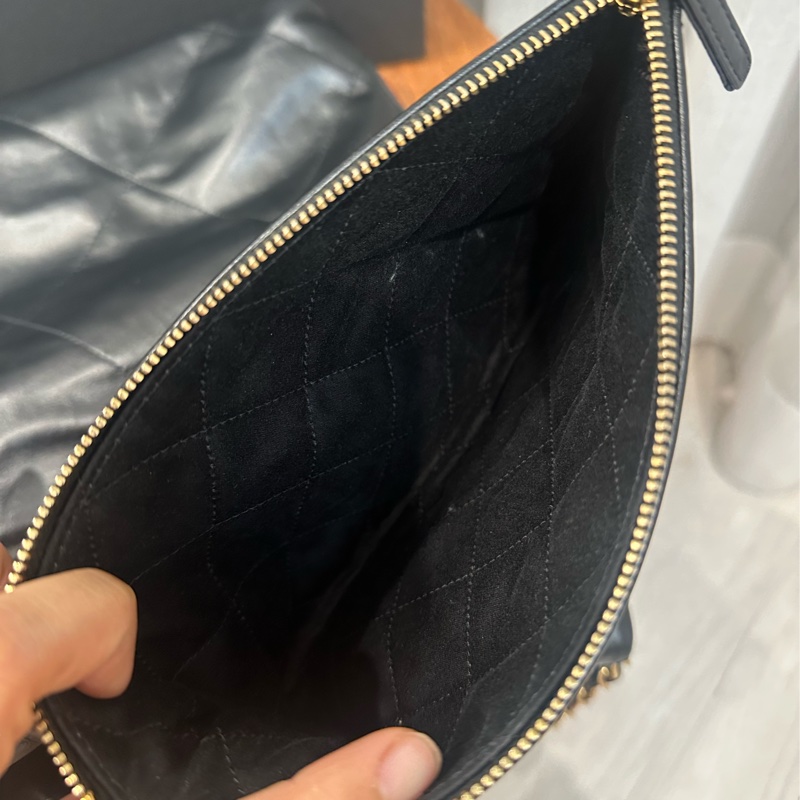 Chanel 香奈兒經典款22bag小號黑金 牛皮99新 全球保固內(到2028)-16