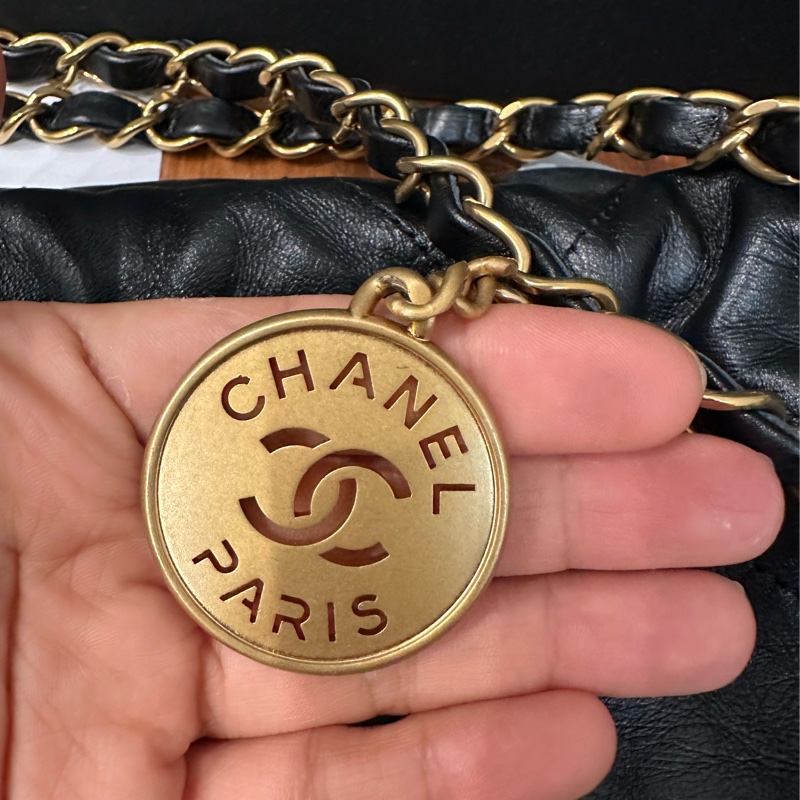 Chanel 香奈兒經典款22bag小號黑金 牛皮99新 全球保固內(到2028)-19