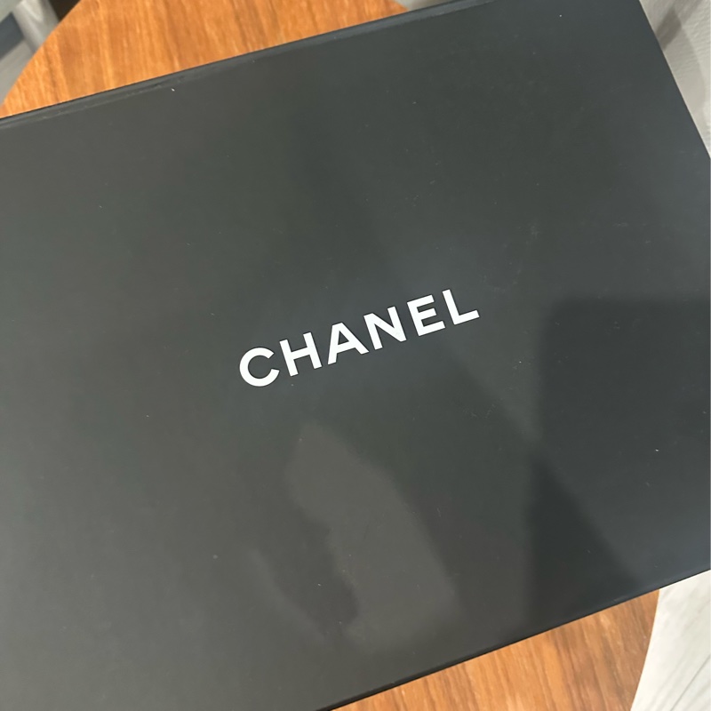 Chanel 香奈兒經典款22bag小號黑金 牛皮99新 全球保固內(到2028)-22