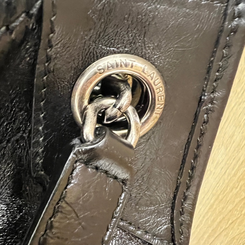 Ysl 黑油蠟牛皮黑字母logo霧銀扣Niki大號肩背包-17