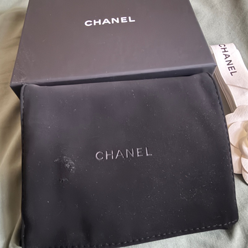 CHANEL BOY牛皮短夾金扣-5