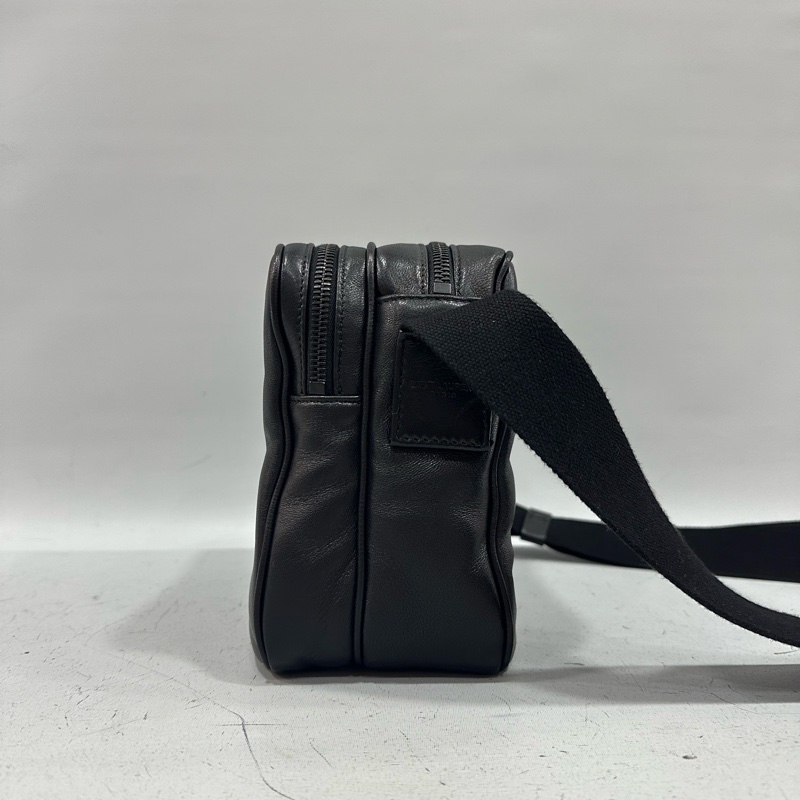 YSL 819279 黑羊皮黑釦相機包 Niki-2