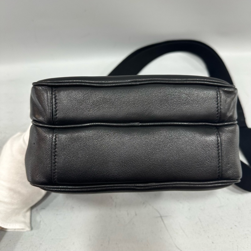 YSL 819279 黑羊皮黑釦相機包 Niki-16