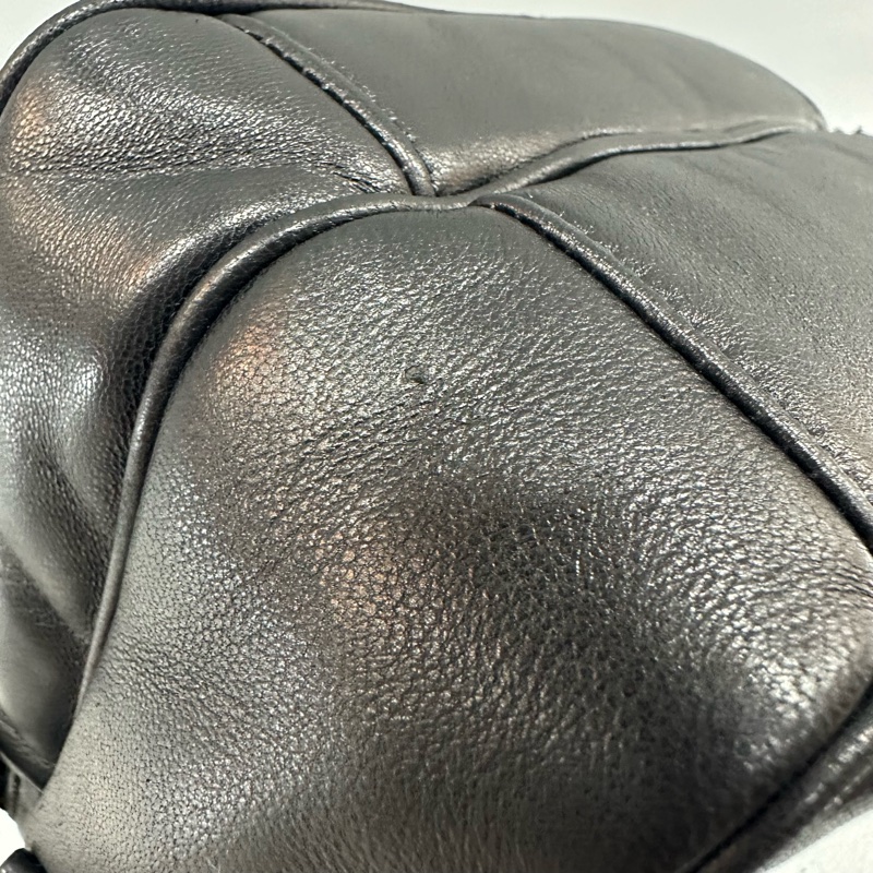 YSL 819279 黑羊皮黑釦相機包 Niki-18