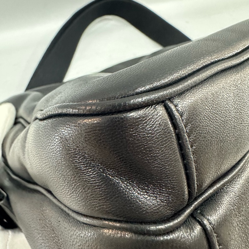 YSL 819279 黑羊皮黑釦相機包 Niki-19