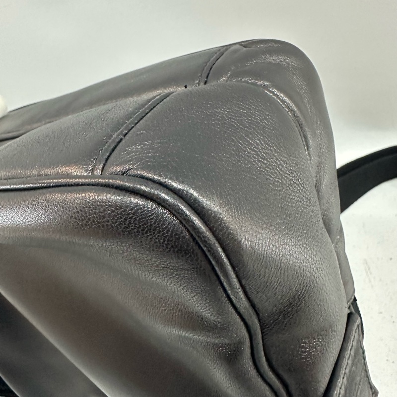YSL 819279 黑羊皮黑釦相機包 Niki-20