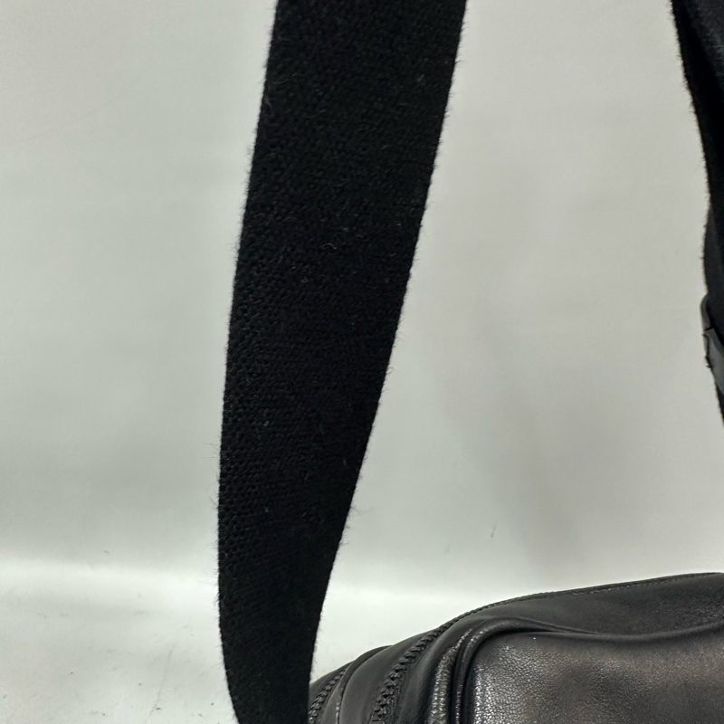 YSL 819279 黑羊皮黑釦相機包 Niki-43