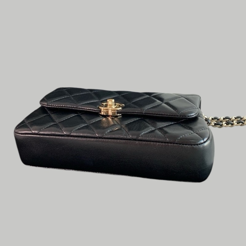 Chanel 25S Lamskin CF 雲朵包-5