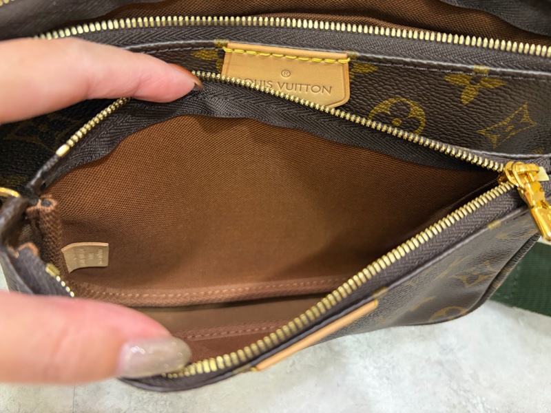 LV 原花金釦五合一綠背帶肩斜背包M44813-7