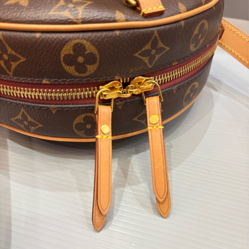 Lv 三用圓餅包/鈴鼓包-21
