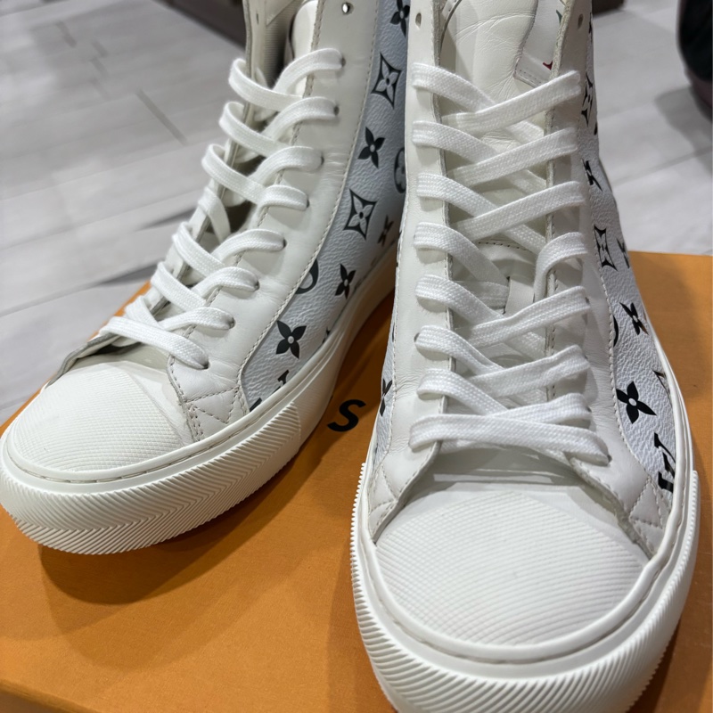 LV白老花高筒休閒鞋,少穿-6