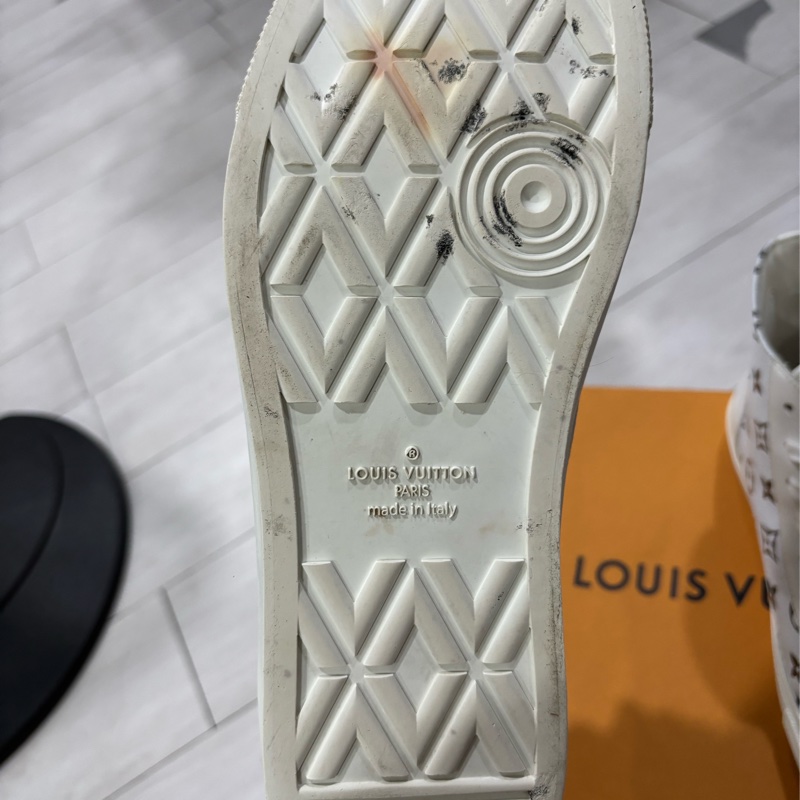 LV白老花高筒休閒鞋,少穿-19