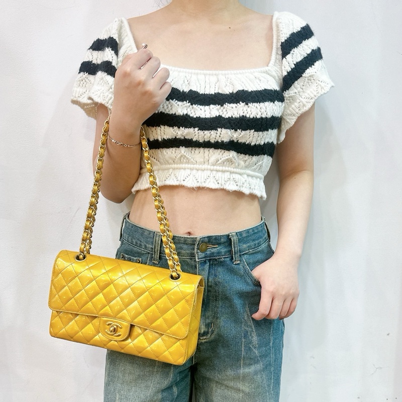 莉亞精品♡Chanel A01112 金色漆皮口蓋包 二手-1