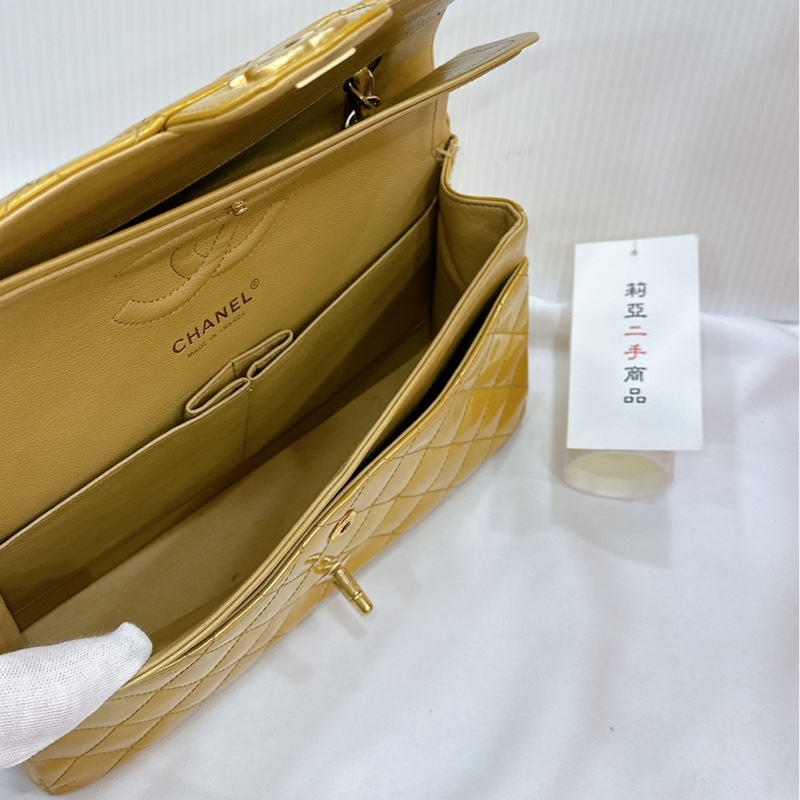 莉亞精品♡Chanel A01112 金色漆皮口蓋包 二手-14