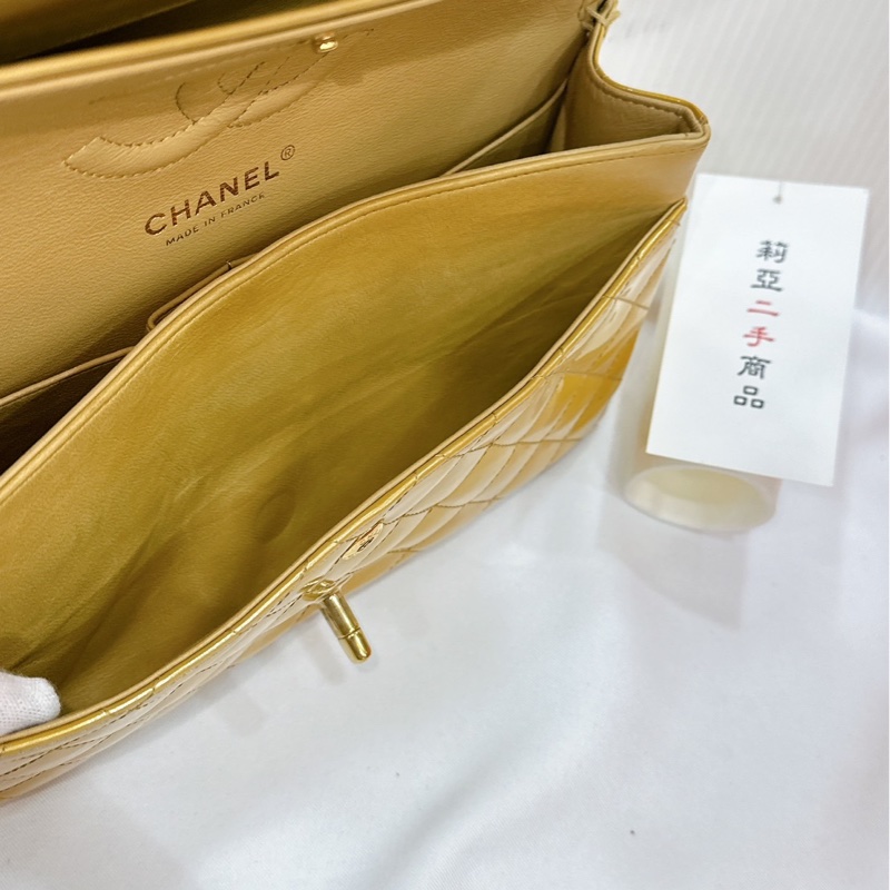 莉亞精品♡Chanel A01112 金色漆皮口蓋包 二手-15