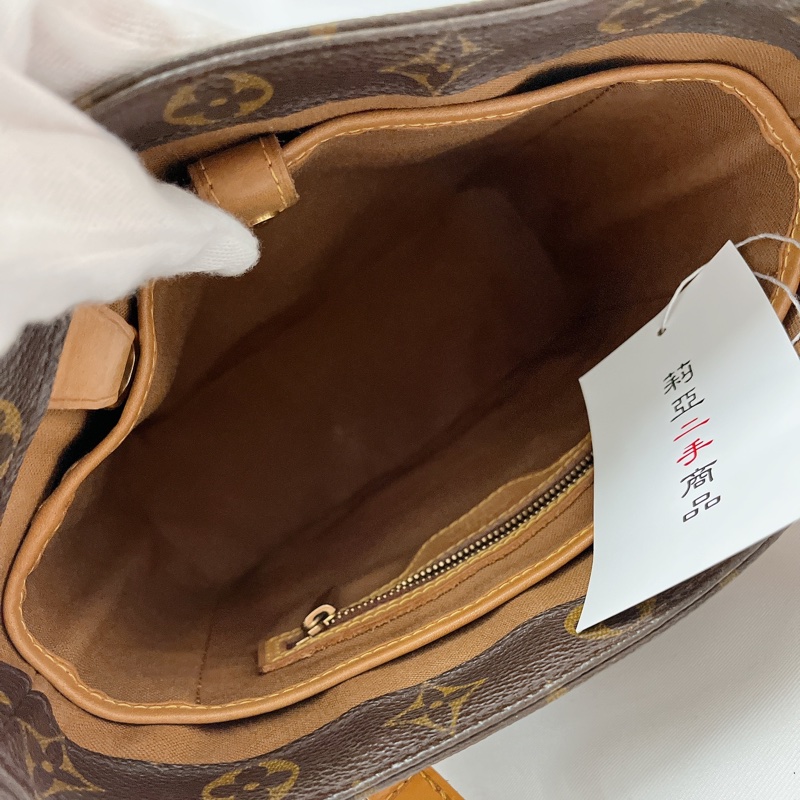 莉亞精品♡LV M51172 薇薇安 九新-15