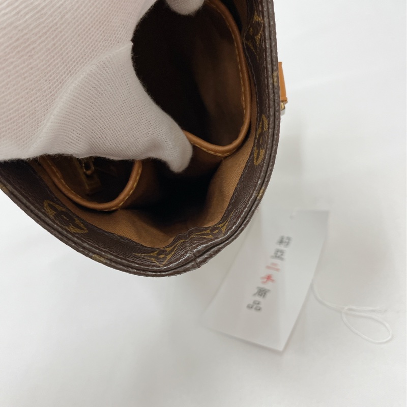 莉亞精品♡LV M51172 薇薇安 九新-20