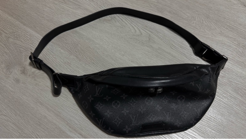 LV M46035 Discovery PM 腰包 官網$68500同款 八成新-0