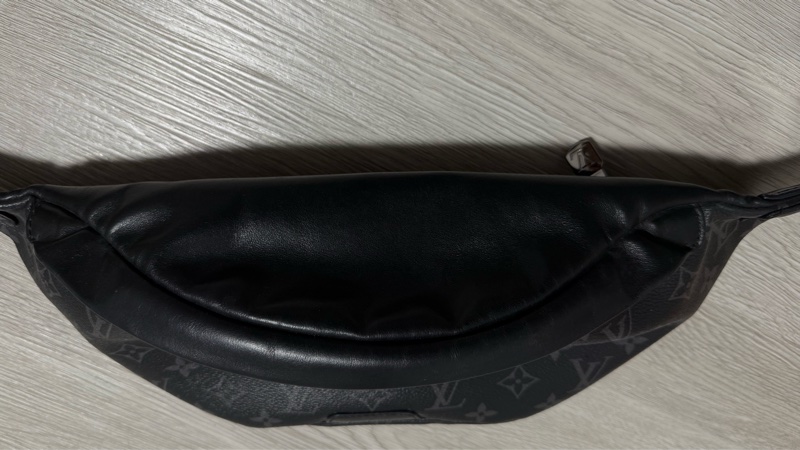 LV M46035 Discovery PM 腰包 官網$68500同款 八成新-1