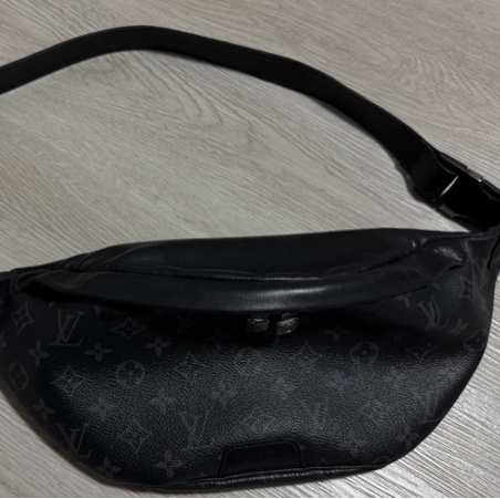 LV M46035 Discovery PM 腰包 官網$68500同款 八成新-5