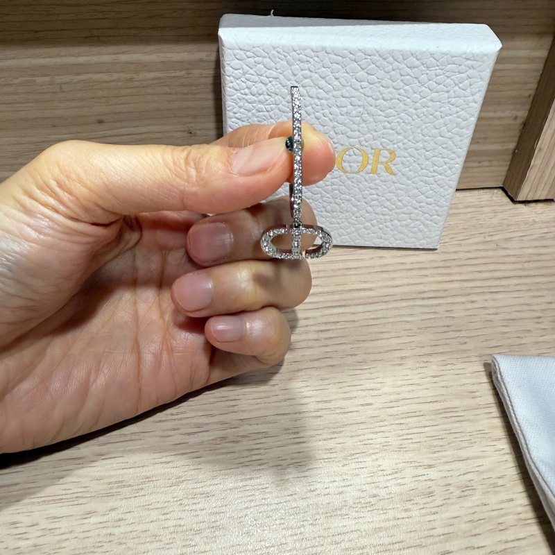 Dior經典水鑽耳環購於拍拍圈-3