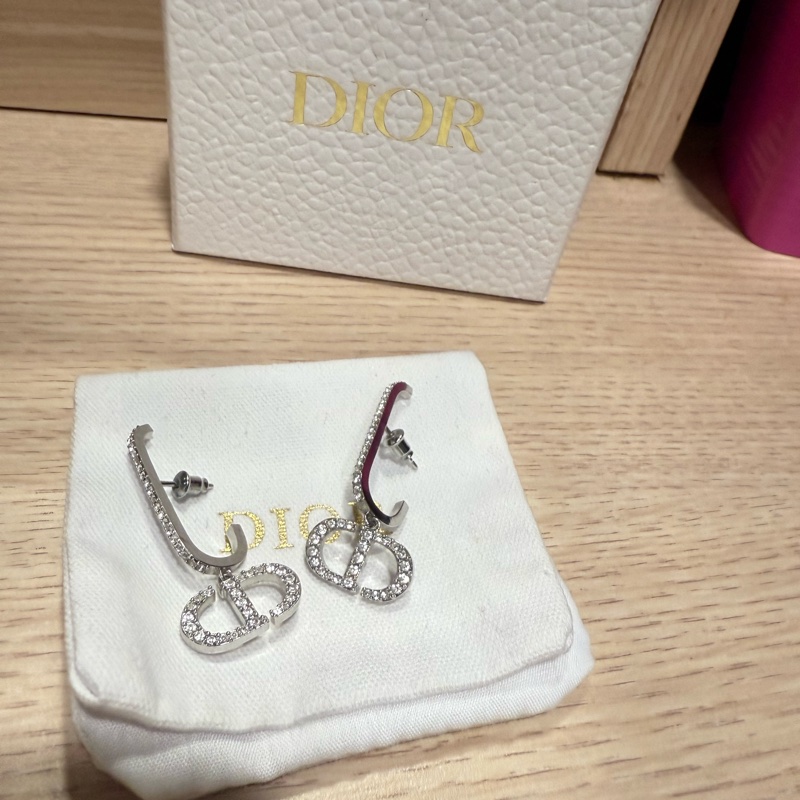 Dior經典水鑽耳環購於拍拍圈-4