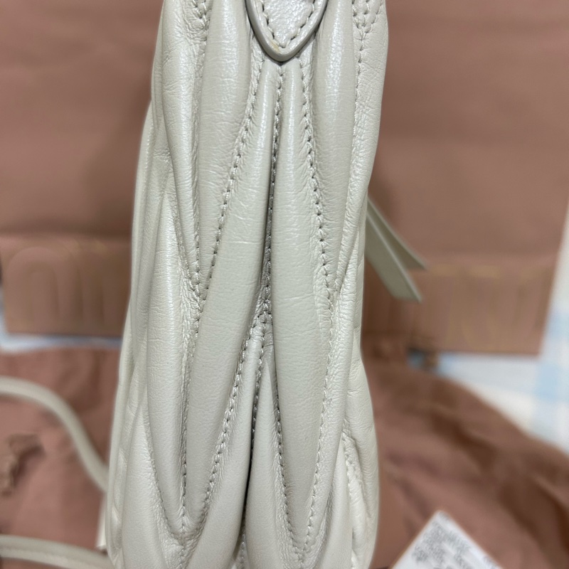 Miu Miu hobo 張員瑛 同款包 小羊皮 小號-5