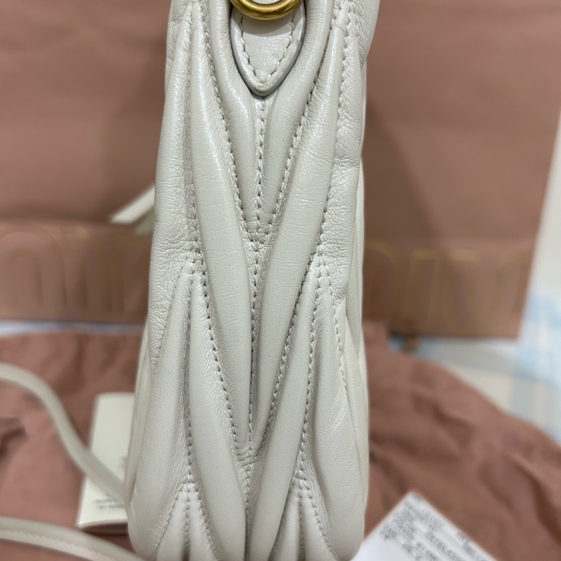 Miu Miu hobo 張員瑛 同款包 小羊皮 小號-6