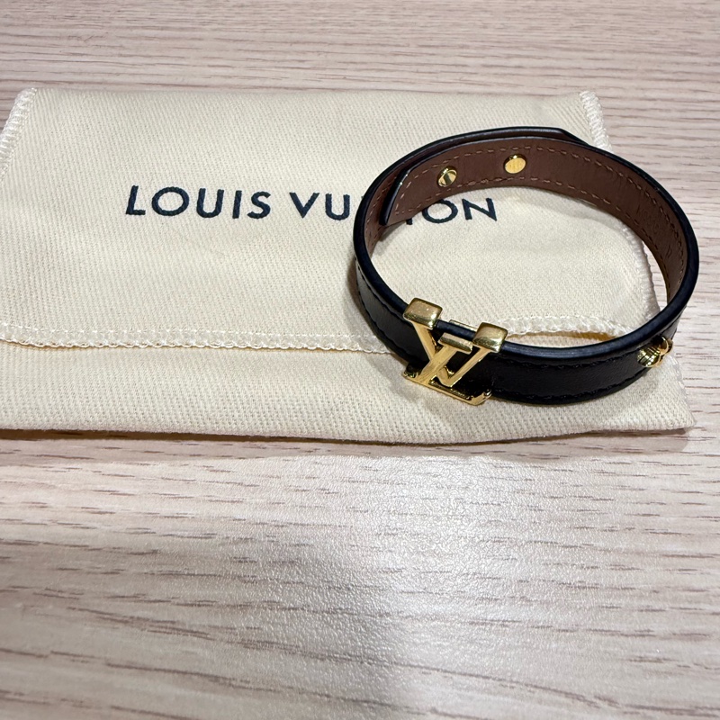 LV經典皮手環-6