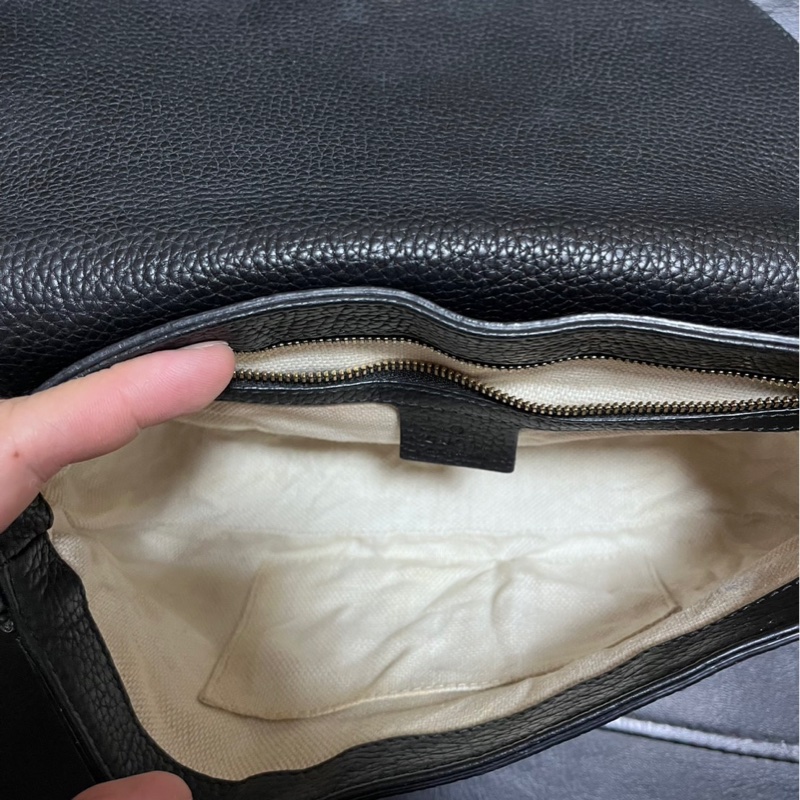 GUCCI 經典SOHO系列雙G流蘇掀蓋斜背包/肩背包-5