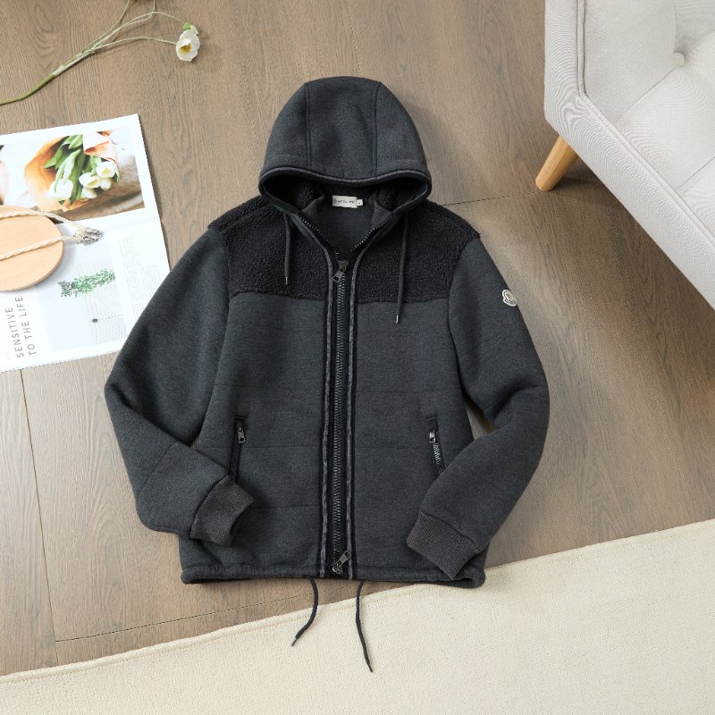 ❤️ MONCLER 內裡加絨連帽外套 特價款-1