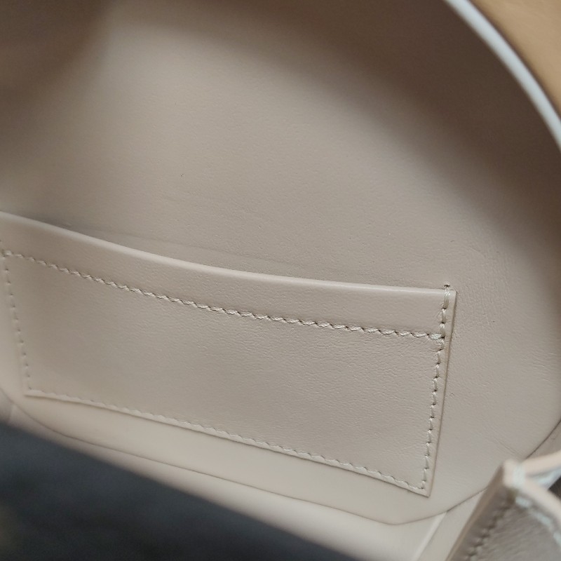 Louis Vuitton (LV) Boite Chapeau小號植鞣革Monogram印花圓餅包斜挎單肩包-10